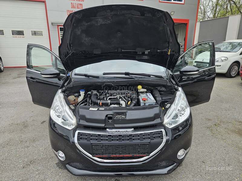 Peugeot 208 N A V I  L E D