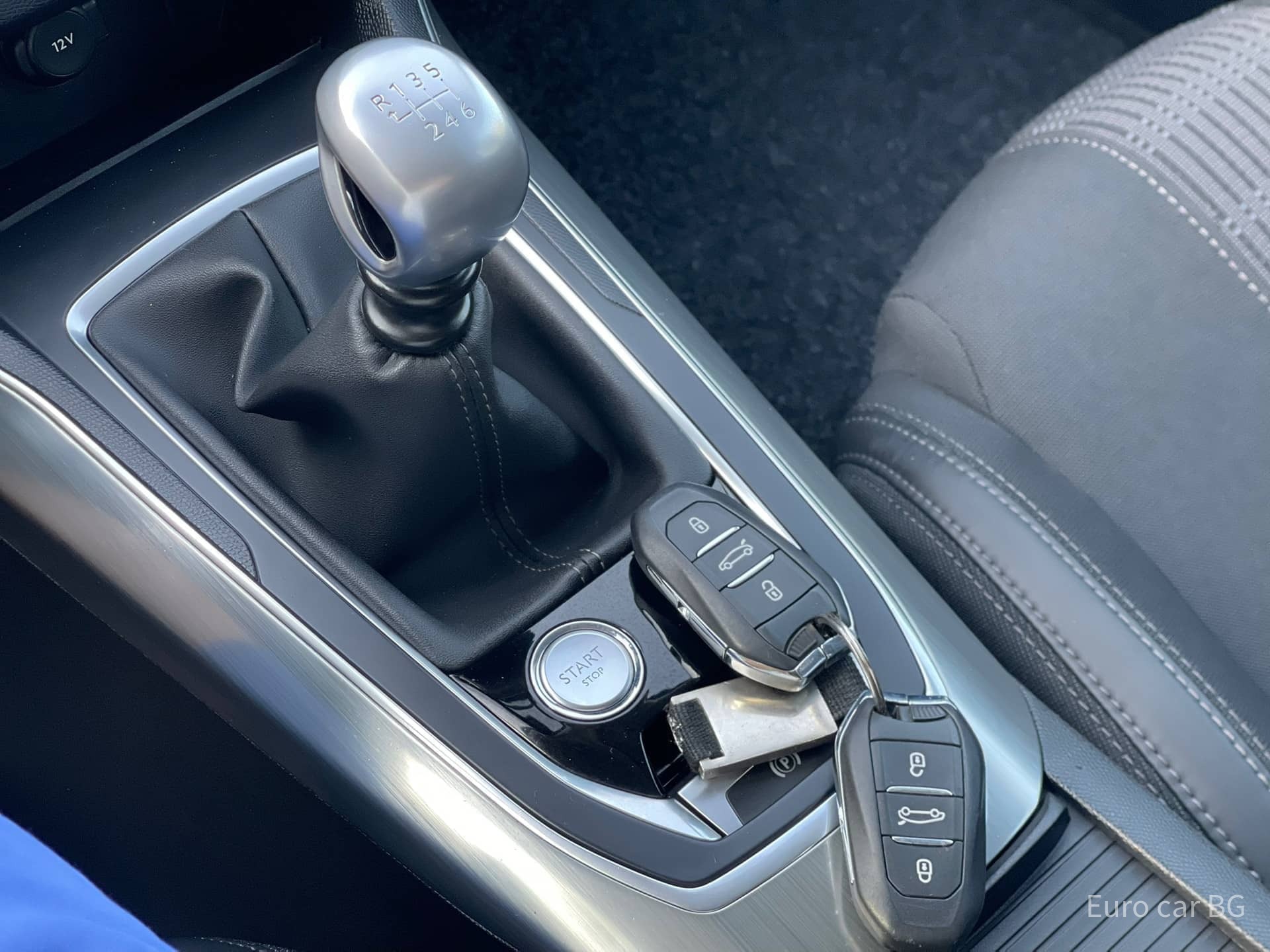Peugeot 308 ALURE LED PERLA