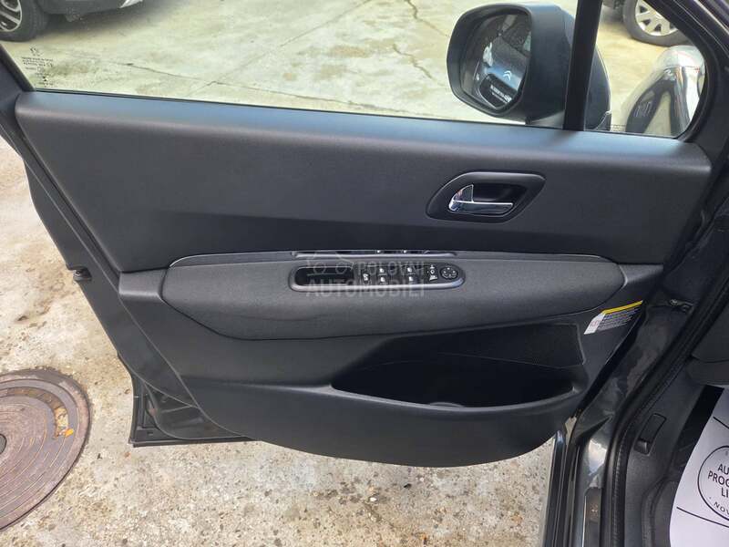 Peugeot 3008 1.6HDI/STYLE/