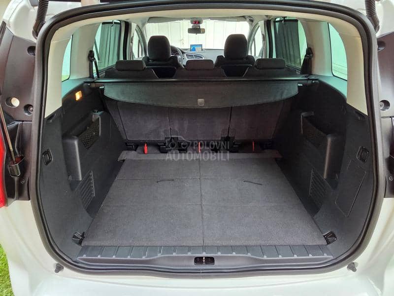 Peugeot 5008 1.6Hdi Nav/Led/Aut Peugeot 5008 1.6Hdi Nav/Led/Aut