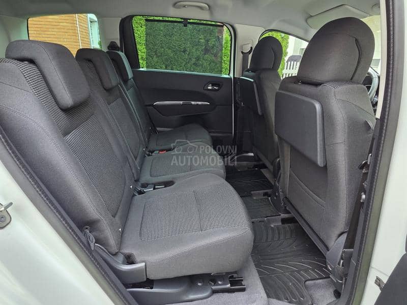 Peugeot 5008 1.6Hdi Nav/Led/Aut Peugeot 5008 1.6Hdi Nav/Led/Aut