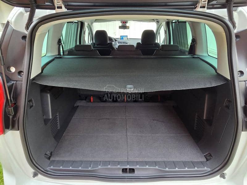 Peugeot 5008 1.6Hdi Nav/Led/Aut Peugeot 5008 1.6Hdi Nav/Led/Aut