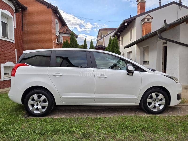 Peugeot 5008 1.6Hdi Nav/Led/Aut Peugeot 5008 1.6Hdi Nav/Led/Aut