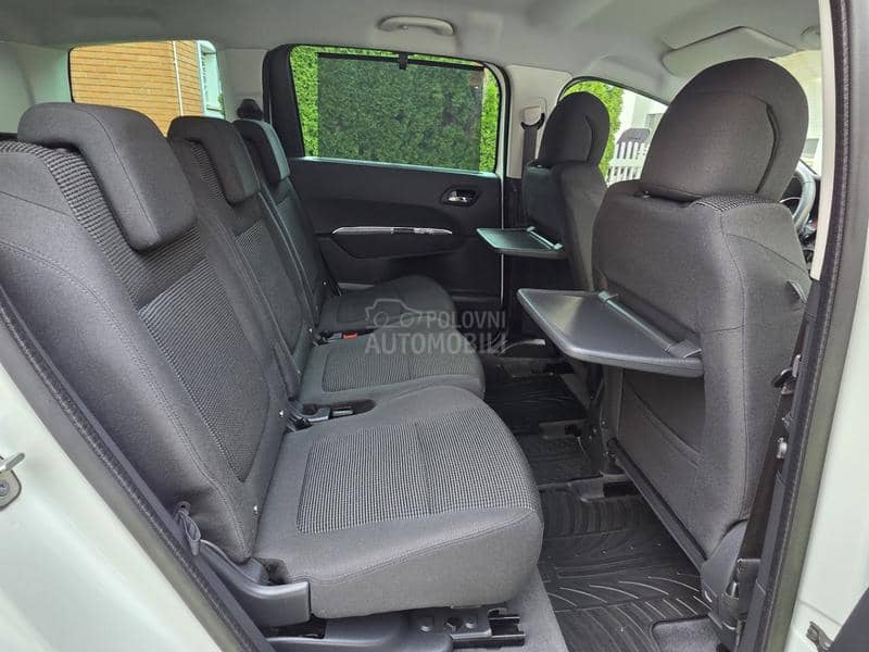 Peugeot 5008 1.6Hdi Nav/Led/Aut Peugeot 5008 1.6Hdi Nav/Led/Aut