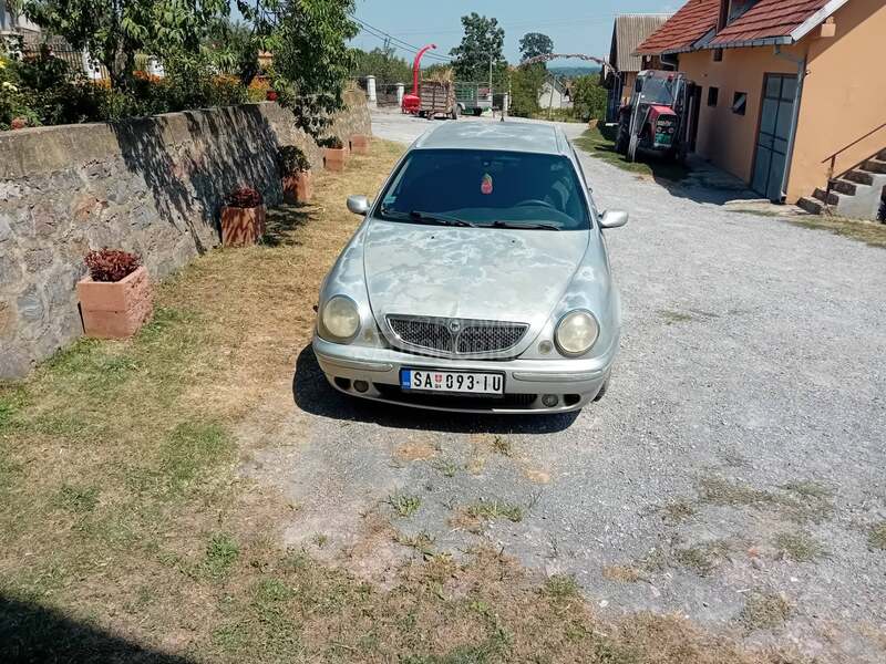 Lancia Lybra 