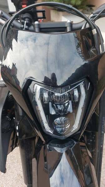 KTM SMC R 690