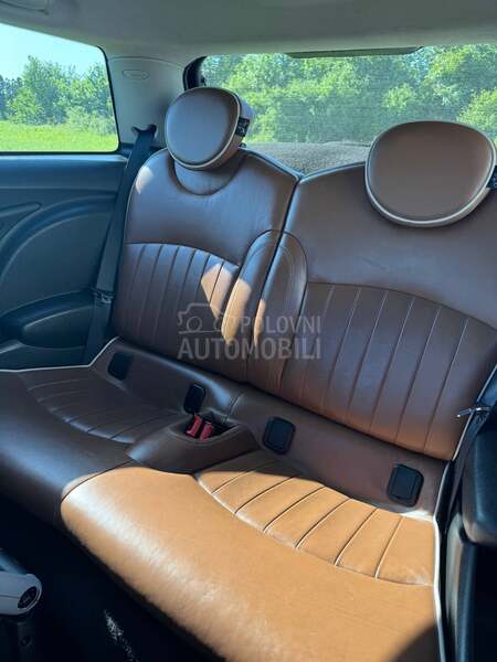 MINI Cooper 1.6