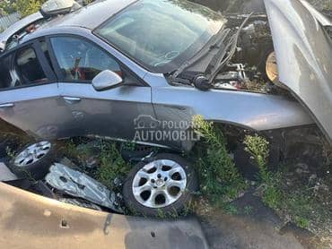 hauba krilo far maglenka krilo za Alfa Romeo 159