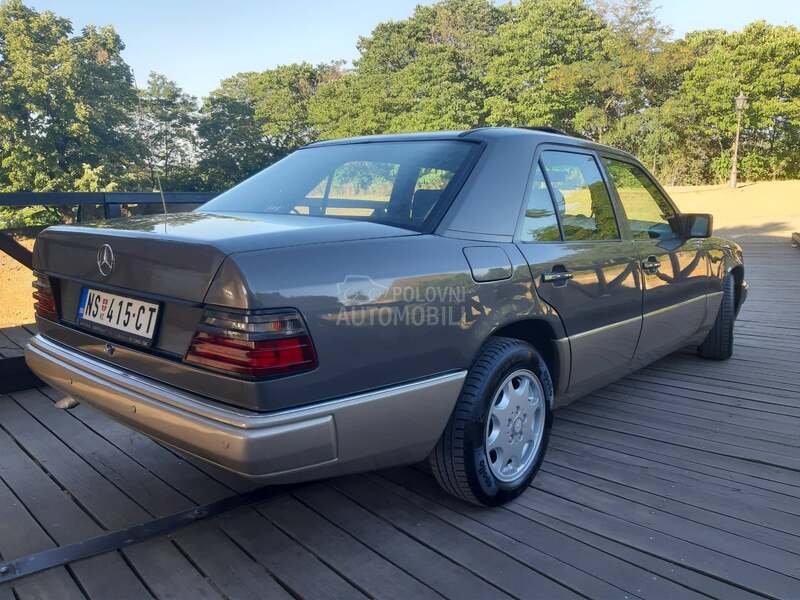Mercedes Benz W124 250D