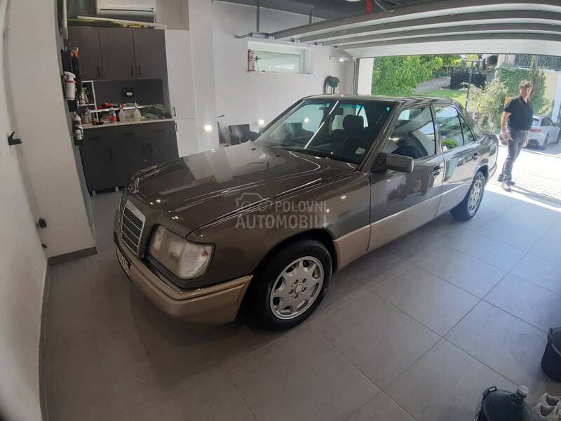 Mercedes Benz W124 250D