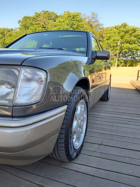 Mercedes Benz W124 250D