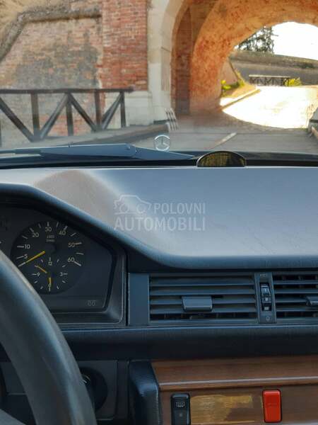 Mercedes Benz W124 250D