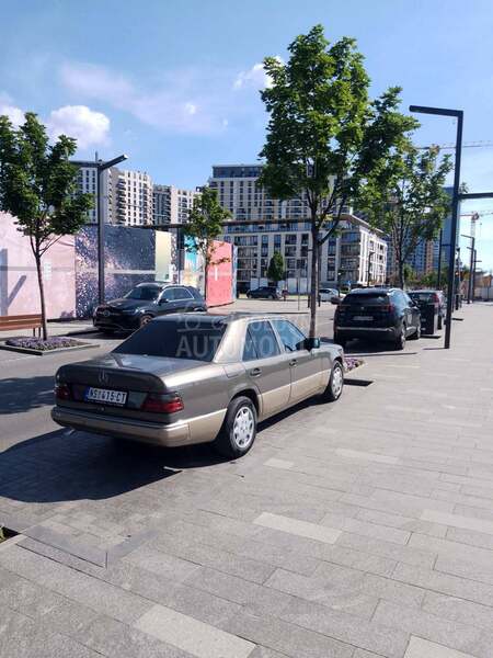 Mercedes Benz W124 250D