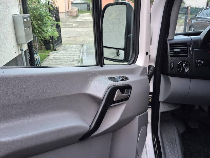 Volkswagen Crafter 2.0 TDI KLIMA 9 SEDISTA