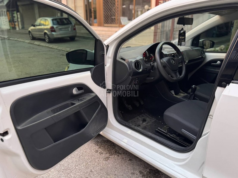 Volkswagen up! 