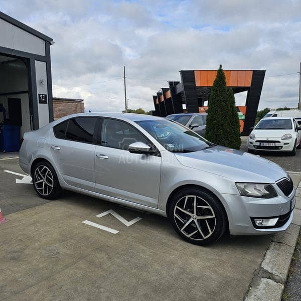 Škoda Octavia 2.0 TDI DSG N.A.V.I