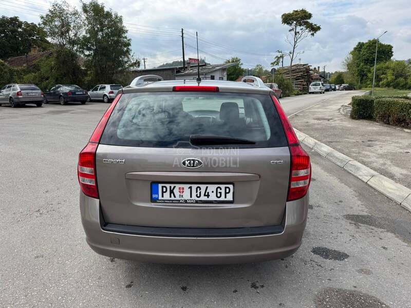 Kia cee`d sw 