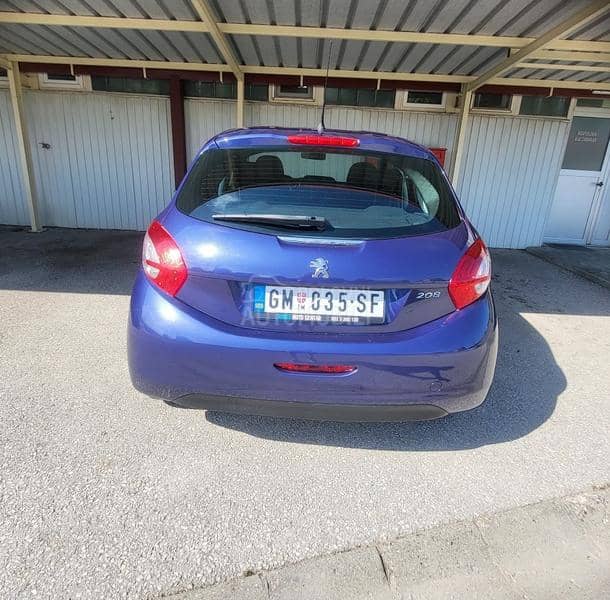 Peugeot 208 