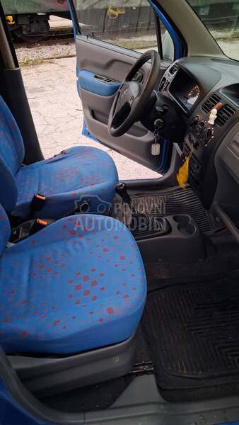 Opel Agila 