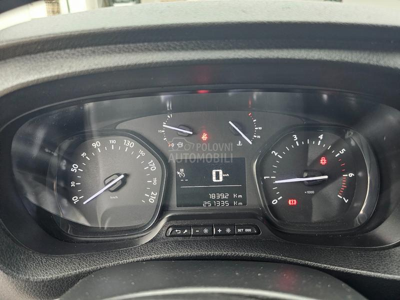 Opel Vivaro 2.0cdti Long