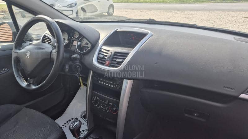 Peugeot 207 1.4B
