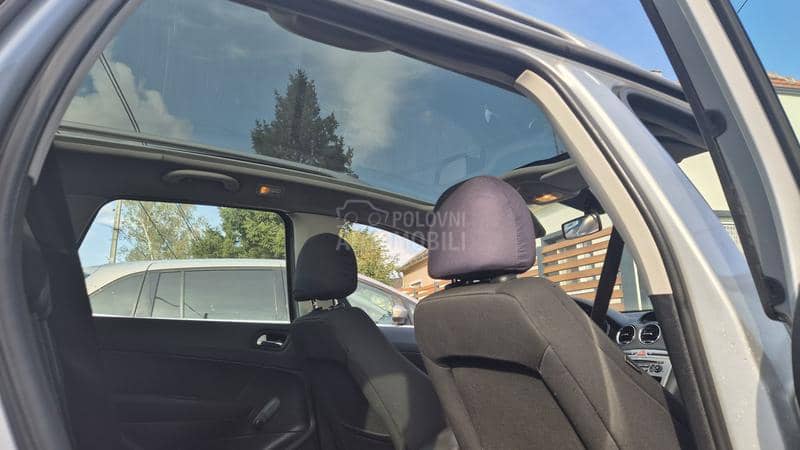 Peugeot 308 1.6HDI90K S PANO