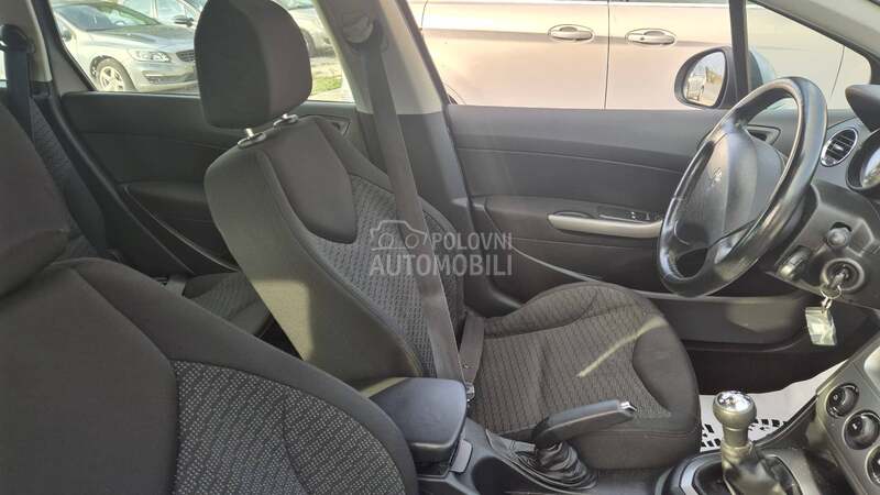 Peugeot 308 1.6HDI90K S PANO