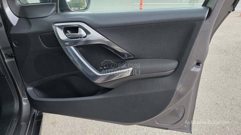 Peugeot 2008 1.6 hdi ALLURE
