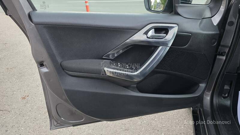 Peugeot 2008 1.6 hdi ALLURE