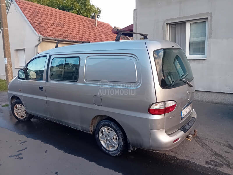 Hyundai H-1 