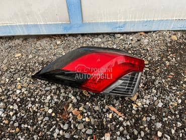 Zadnja Leva Stop Lampa V za Toyota RAV 4 od 2019. do 2025. god.