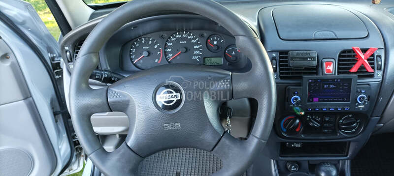 Nissan Almera 