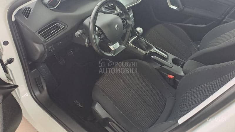Peugeot 308 1.2NAV ALU LED 84000