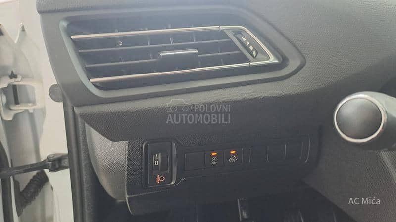 Peugeot 308 1.2NAV ALU LED 84000