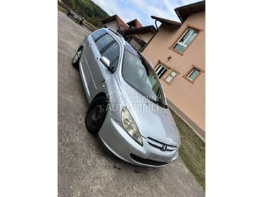 prednji branik za Peugeot 307 od 2001. do 2005. god.