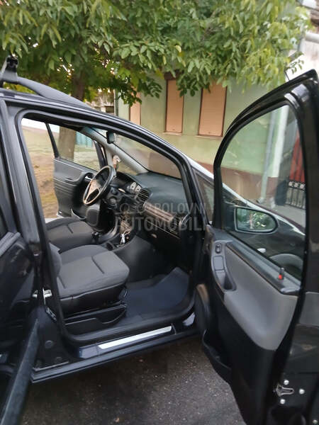 Opel Zafira 2.0