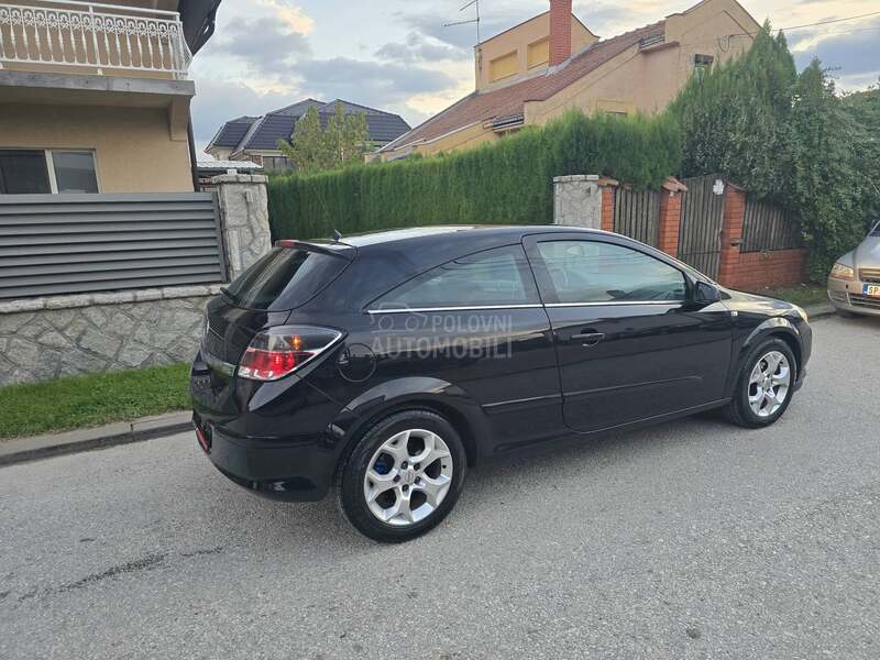 Opel Astra H GTC 1.6