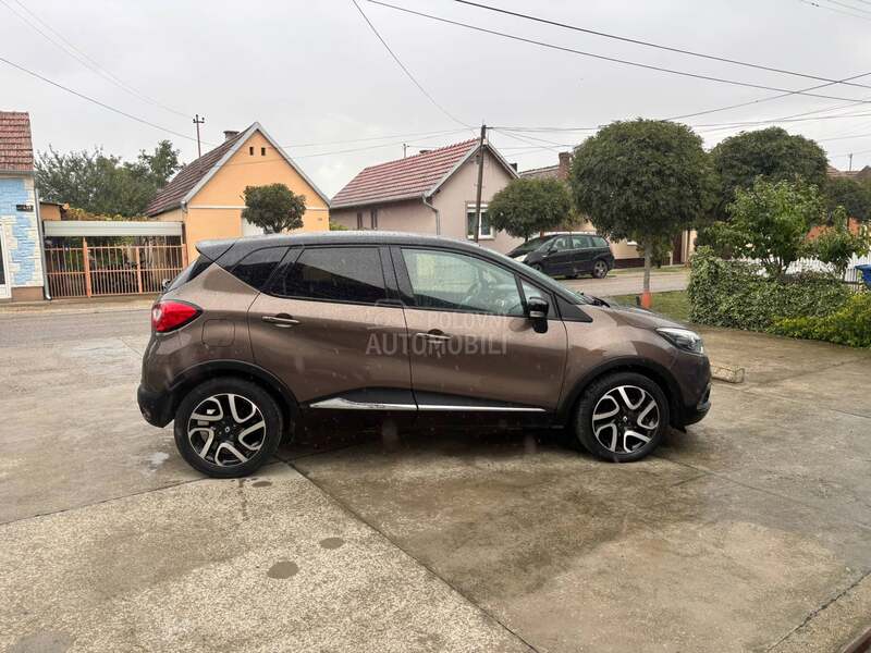 Renault Captur AUTO/N A V I/130 000
