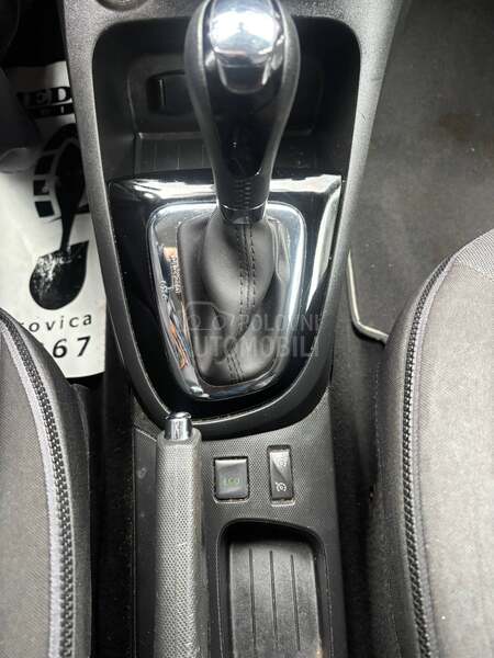 Renault Captur AUTO/N A V I/130 000