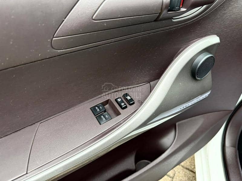 Toyota iQ 1.0 b /Ch/