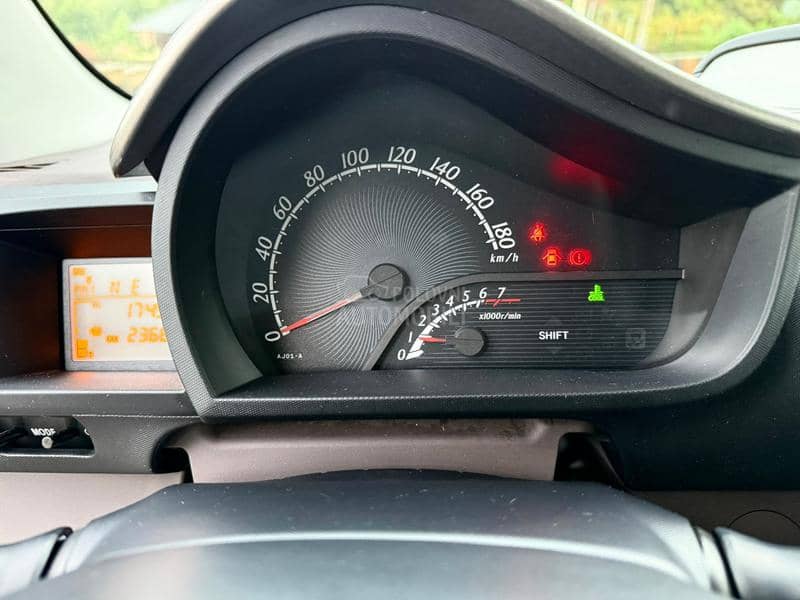 Toyota iQ 1.0 b /Ch/