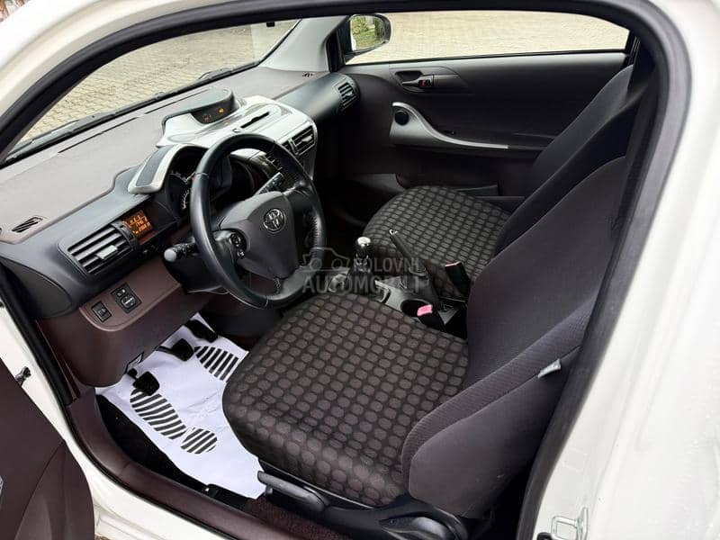 Toyota iQ 1.0 b /Ch/