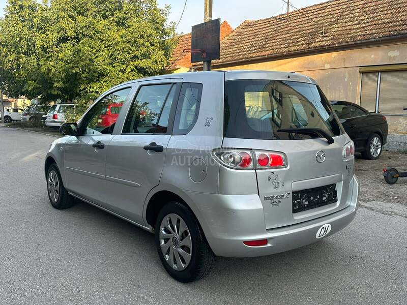 Mazda 2 