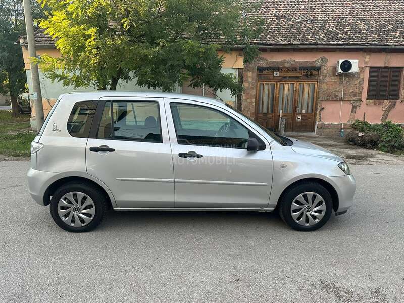 Mazda 2 