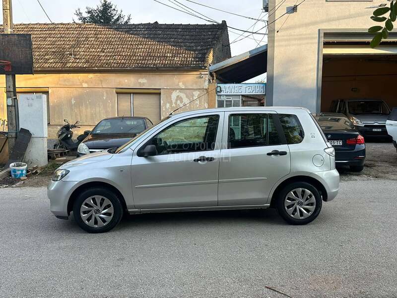 Mazda 2 