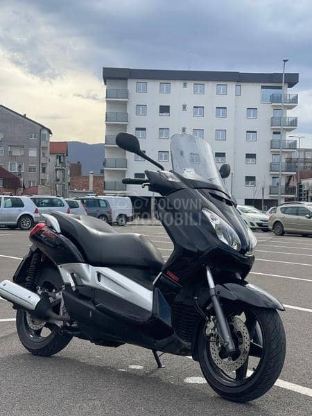 Yamaha XMAX 250