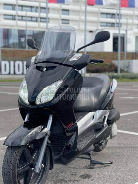 Yamaha XMAX 250