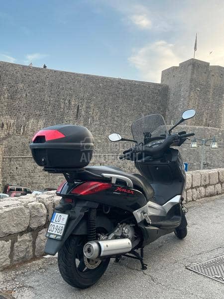 Yamaha XMAX 250