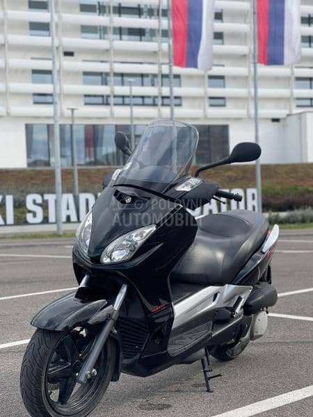 Yamaha XMAX 250