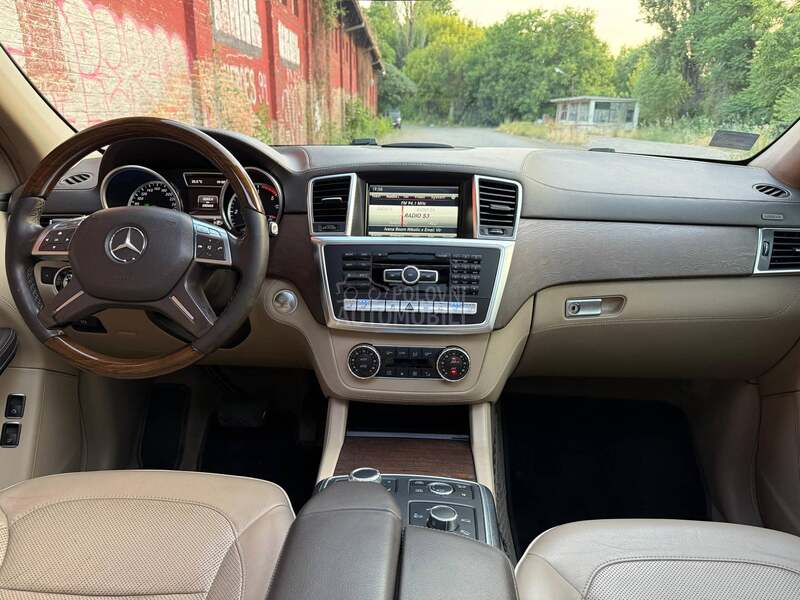 Mercedes Benz GL 350 AMG